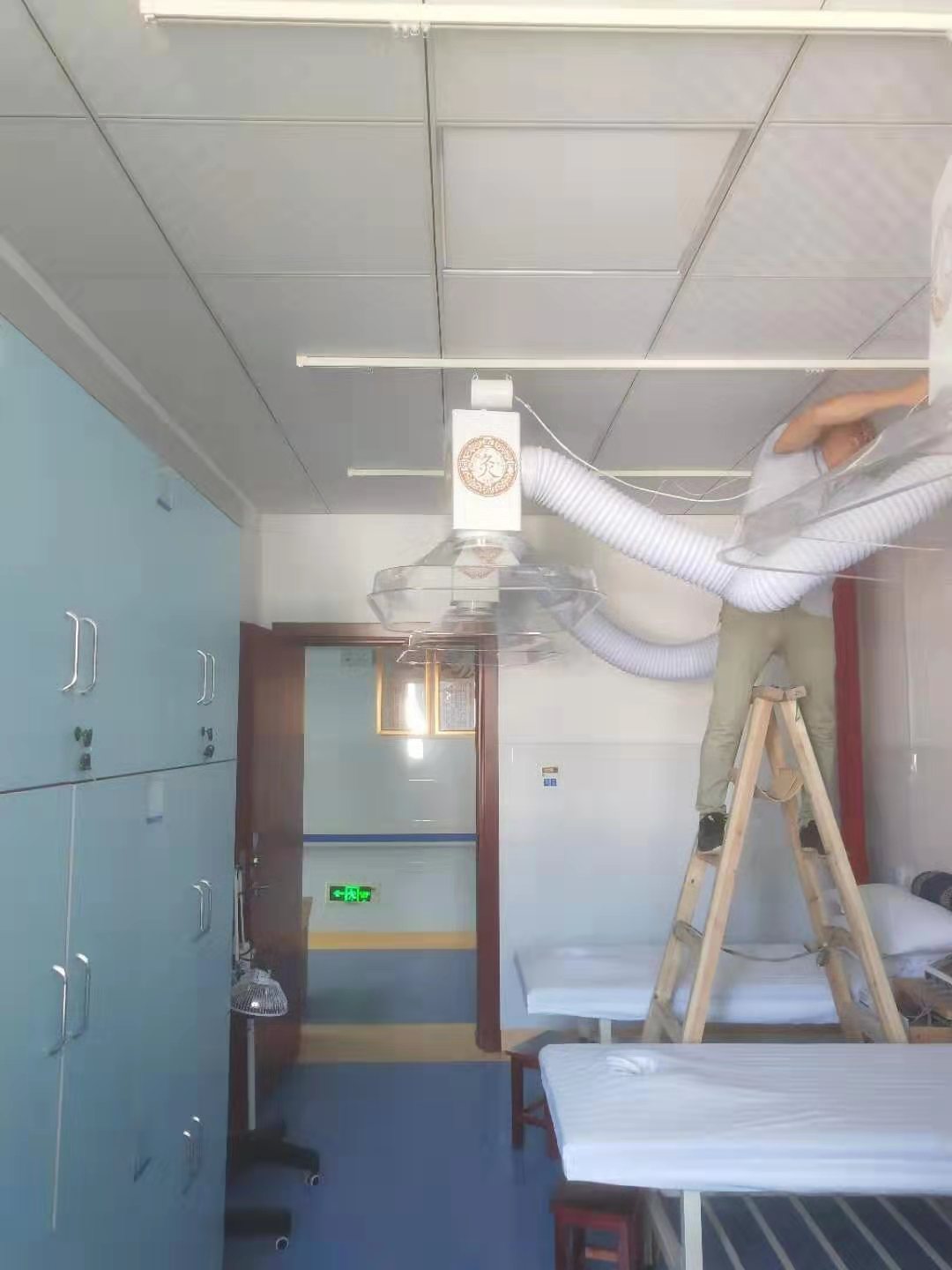 安化醫(yī)院(華仔)艾灸排煙設(shè)備安裝